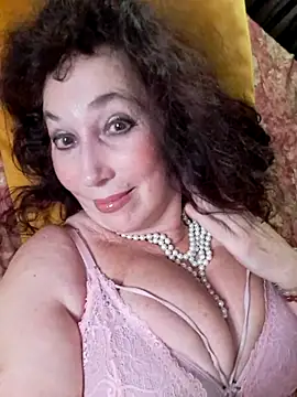 Snapshot of GypsyEsmeralda chatting on October 19, 7:47 pm GypsyEsmeralda online show from October 19, 7:47 pm