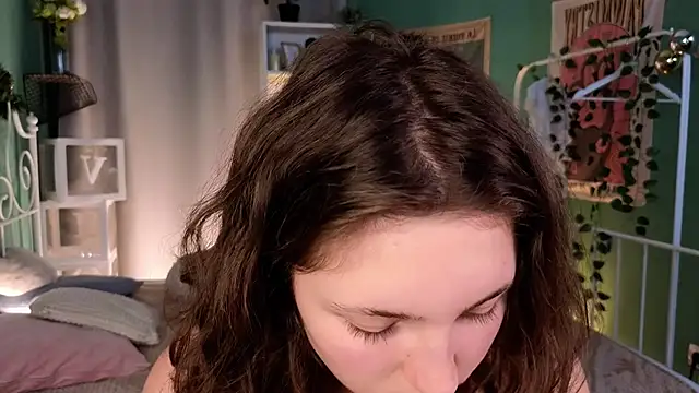 Snapshot of cherry_lea chatting on January 4, 5:58 pm cherry lea online show from January 4, 5:58 pm