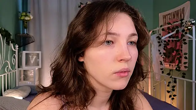 Snapshot of cherry_lea chatting on January 5, 11:37 am cherry lea online show from January 5, 11:37 am