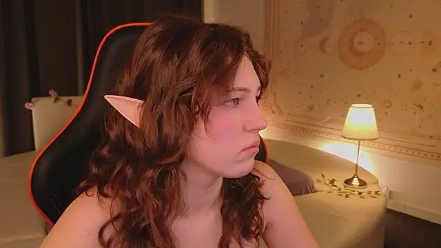 Snapshot of cherry_lea chatting on February 21, 6:37 pm cherry lea online show from February 21, 6:37 pm