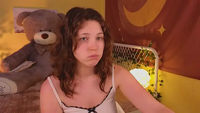 Snapshot of cherry_lea chatting on March 2, 7:45 pm cherry lea online show from March 2, 7:45 pm