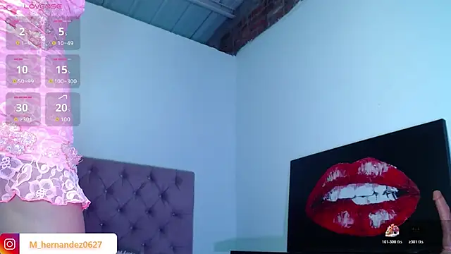 Snapshot of CATALAIA_STOMM chatting on October 31, 11:33 am CATALAIA STOMM online show from October 31, 11:33 am