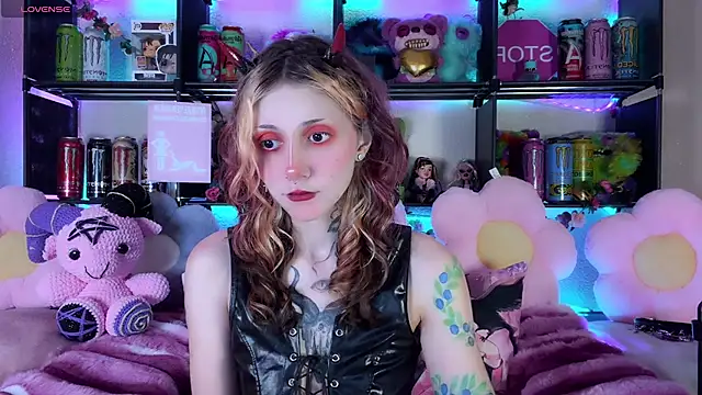Snapshot of _Devill_Baby chatting on July 19, 8:12 pm Devill Baby online show from July 19, 8:12 pm
