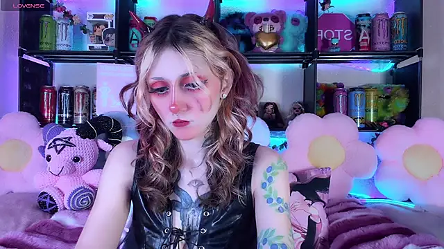 Snapshot of _Devill_Baby chatting on July 24, 8:29 pm Devill Baby online show from July 24, 8:29 pm