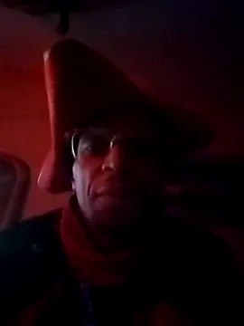 Snapshot of ottomusbrown chatting on March 19, 7:18 am ottomusbrown online show from March 19, 7:18 am