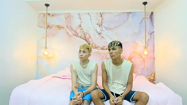 StrawwBoys online show from December 26, 1:54 pm