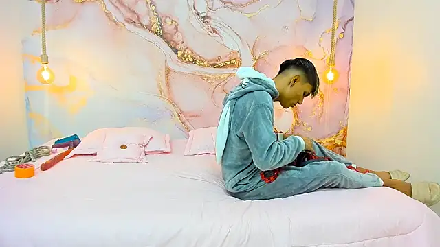 StrawwBoys online show from December 27, 10:55 am