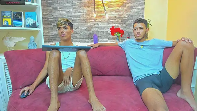 StrawwBoys online show from January 14, 11:10 am