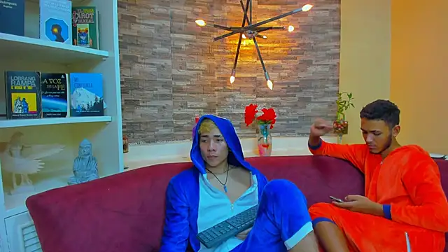 StrawwBoys online show from January 16, 2:08 pm