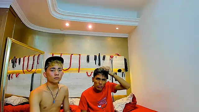 StrawwBoys online show from January 23, 1:24 pm