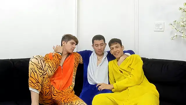 StrawwBoys online show from October 2, 10:22 am