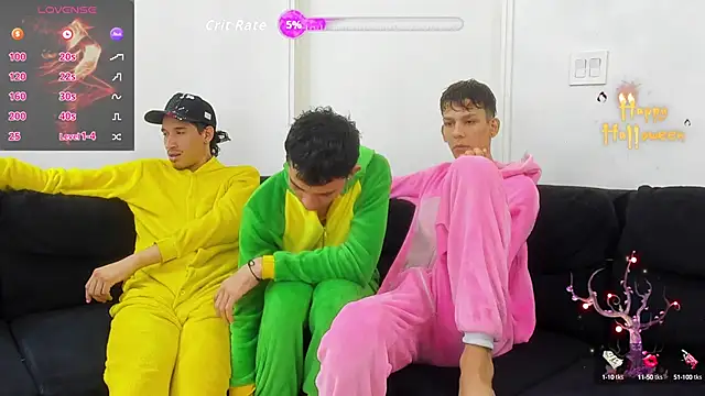 StrawwBoys online show from November 7, 10:48 am