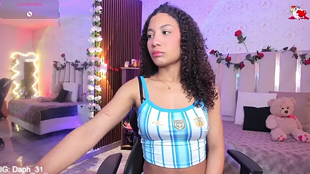 Daphnne tay online show from March 18, 4:04 am