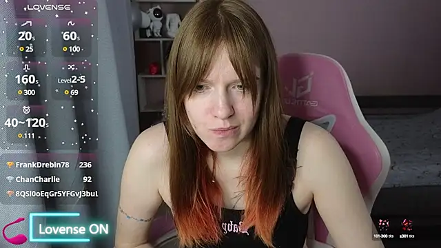 Snapshot of CassieJuice69 chatting on February 14, 11:31 pm CassieJuice69 online show from February 14, 11:31 pm