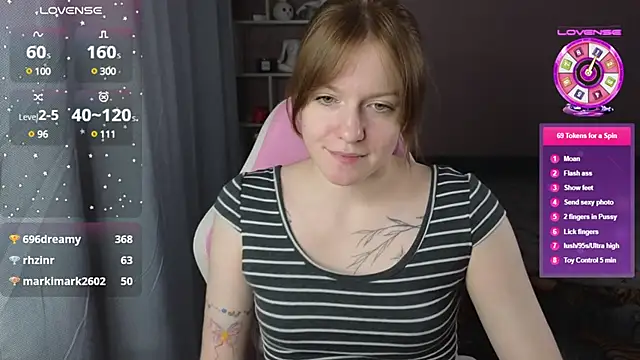 Snapshot of CassieJuice69 chatting on March 17, 11:43 pm CassieJuice69 online show from March 17, 11:43 pm