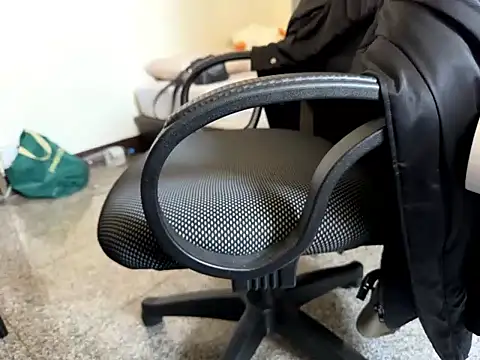 Snapshot of Ryan67533 chatting on January 25, 4:56 am Ryan67533 online show from January 25, 4:56 am