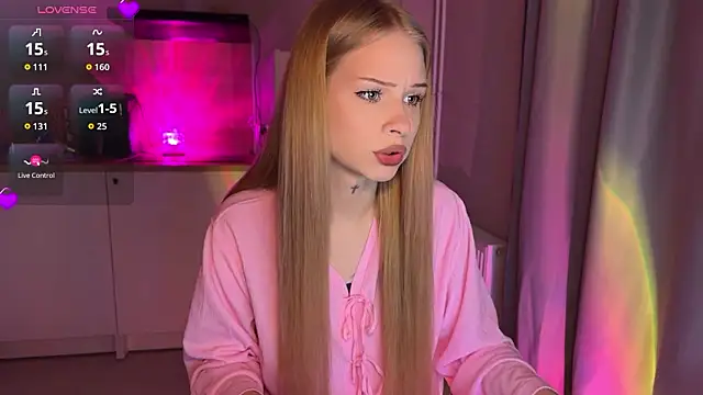 lisa barbie online show from March 3, 7:31 pm