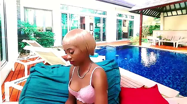 EbonyCreamy69 online show from February 13, 3:39 am