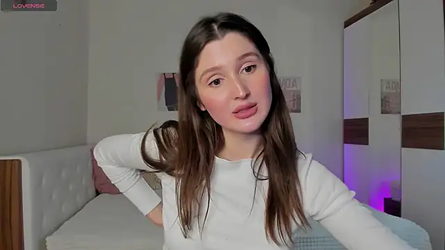 Snapshot of tender_babyy chatting on January 31, 2:28 pm tender babyy online show from January 31, 2:28 pm