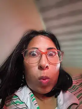 Snapshot of MirandaSingle chatting on June 29, 5:02 pm MirandaSingle online show from June 29, 5:02 pm