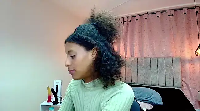 Zia Green online show from March 9, 8:18 am