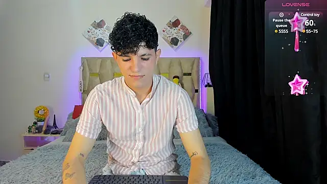 Snapshot of patrick_sanzz chatting on March 1, 11:47 pm patrick sanzz online show from March 1, 11:47 pm