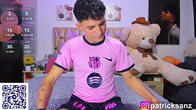 Snapshot of patrick_sanzz chatting on October 13, 1:27 am patrick sanzz online show from October 13, 1:27 am