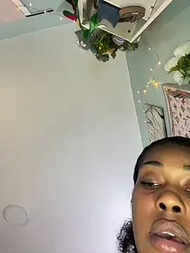 ebonycatlisaaaalime online show from May 18, 4:35 pm