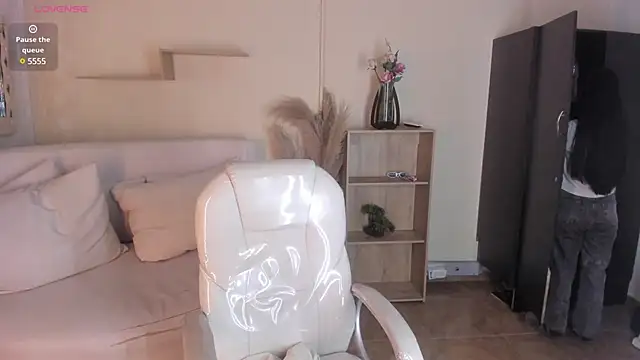 Snapshot of Amy_Kiitty_ chatting on February 4, 2:28 am Amy Kiitty online show from February 4, 2:28 am