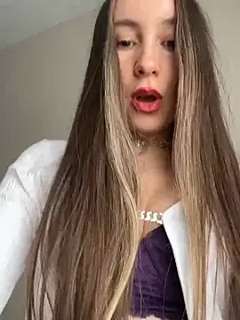 viviandaimond1 online show from March 1, 12:45 pm