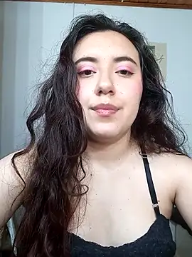 Snapshot of Emi_chik chatting on October 2, 10:55 am Emi chik online show from October 2, 10:55 am