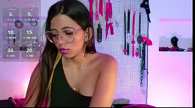 Snapshot of Megaan_Greey chatting on December 19, 3:41 pm Megaan Greey online show from December 19, 3:41 pm