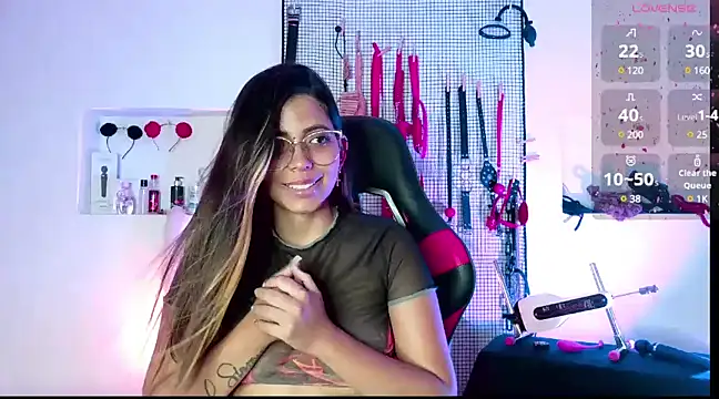 Snapshot of Megaan_Greey chatting on January 17, 4:49 am Megaan Greey online show from January 17, 4:49 am