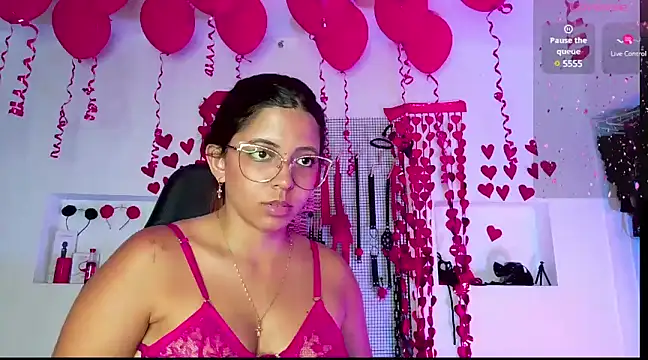 Snapshot of Megaan_Greey chatting on February 14, 10:36 pm Megaan Greey online show from February 14, 10:36 pm