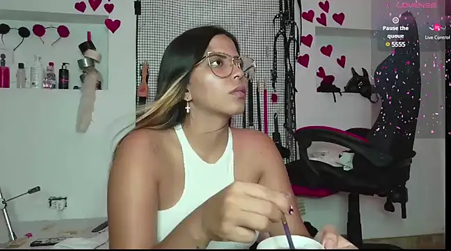 Snapshot of Megaan_Greey chatting on March 11, 9:37 pm Megaan Greey online show from March 11, 9:37 pm