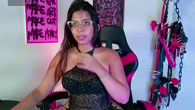 Snapshot of Megaan_Greey chatting on October 25, 11:54 pm Megaan Greey online show from October 25, 11:54 pm