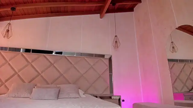 KatieNolan 1 online show from March 19, 9:48 pm