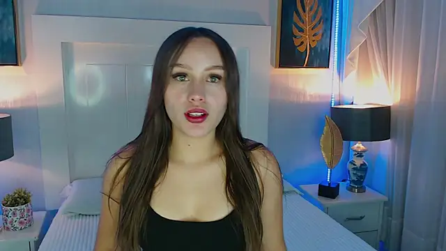 Snapshot of Ivyy_Crystal chatting on December 15, 1:15 pm Ivyy Crystal online show from December 15, 1:15 pm