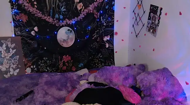 Emillyy m online show from January 15, 8:26 pm