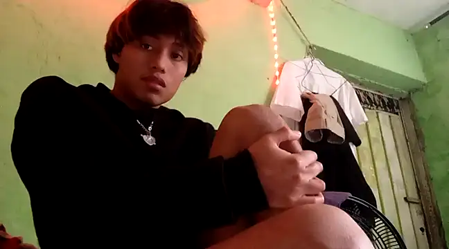 Snapshot of ruygw chatting on January 25, 9:57 pm ruygw online show from January 25, 9:57 pm