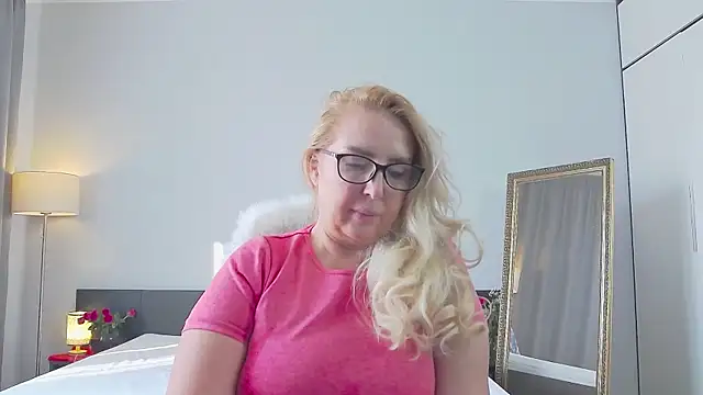 Snapshot of MariaRichi_ chatting on February 9, 12:52 pm MariaRichi  online show from February 9, 12:52 pm