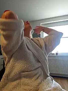 Snapshot of MariaRichi_ chatting on March 12, 7:24 am MariaRichi  online show from March 12, 7:24 am