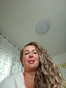 Snapshot of MariaRichi_ chatting on September 27, 7:02 am MariaRichi  online show from September 27, 7:02 am