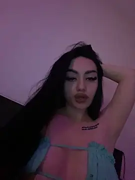 Snapshot of Gya_Rue chatting on December 17, 9:32 pm Gya Rue online show from December 17, 9:32 pm