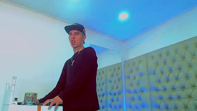 HannibalLester online show from February 2, 11:53 pm