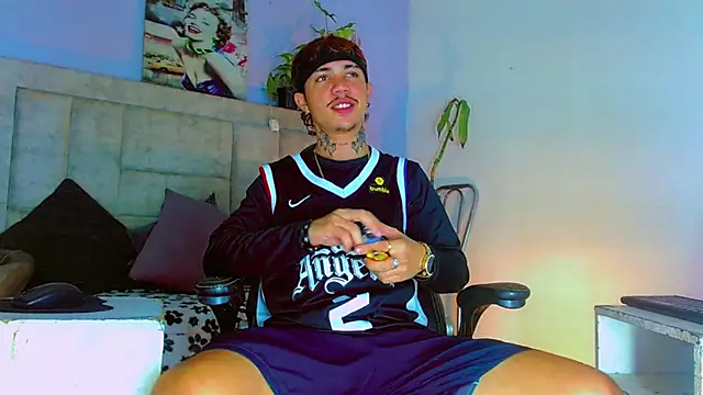 HannibalLester online show from September 18, 4:47 am