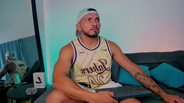 maximusclark1 online show from March 2, 6:51 pm