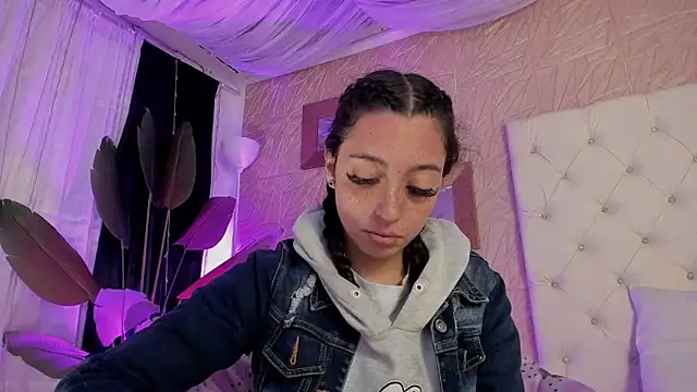 sadashi moon  online show from March 15, 12:25 am