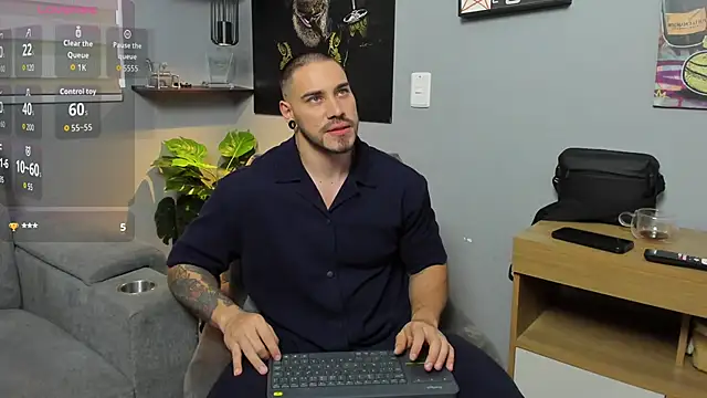 Snapshot of Giorgio-Leone chatting on October 19, 7:47 pm Giorgio-Leone online show from October 19, 7:47 pm