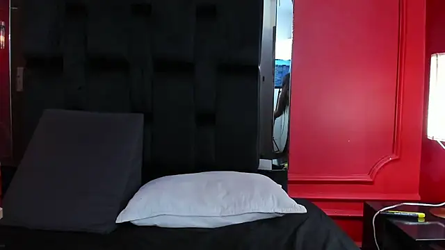 nathalie rossel online show from March 6, 10:15 pm